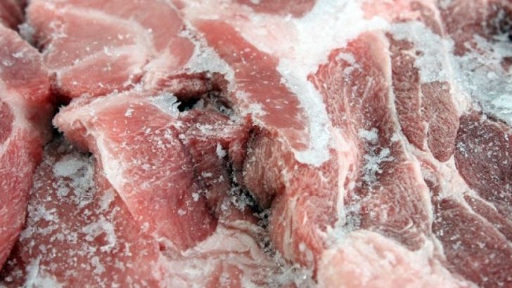 توزیع 90 تن گوشت منجمد با نرخ مصوب دولتی 