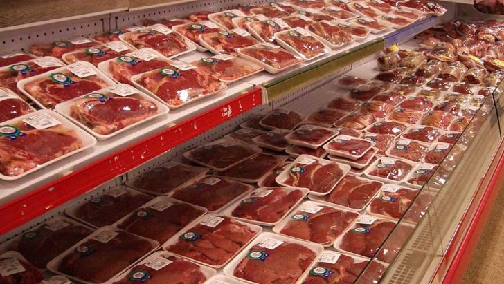 مدیرعامل اتحادیه سراسری دامداران کشور: شرایط فعلی عرضه گوشت فقط به نفع دلالان است