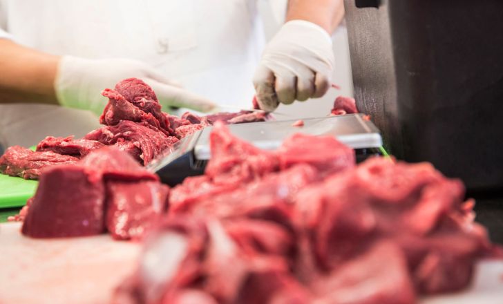 سودهای کلان بازار گوشت در جیب دلالان